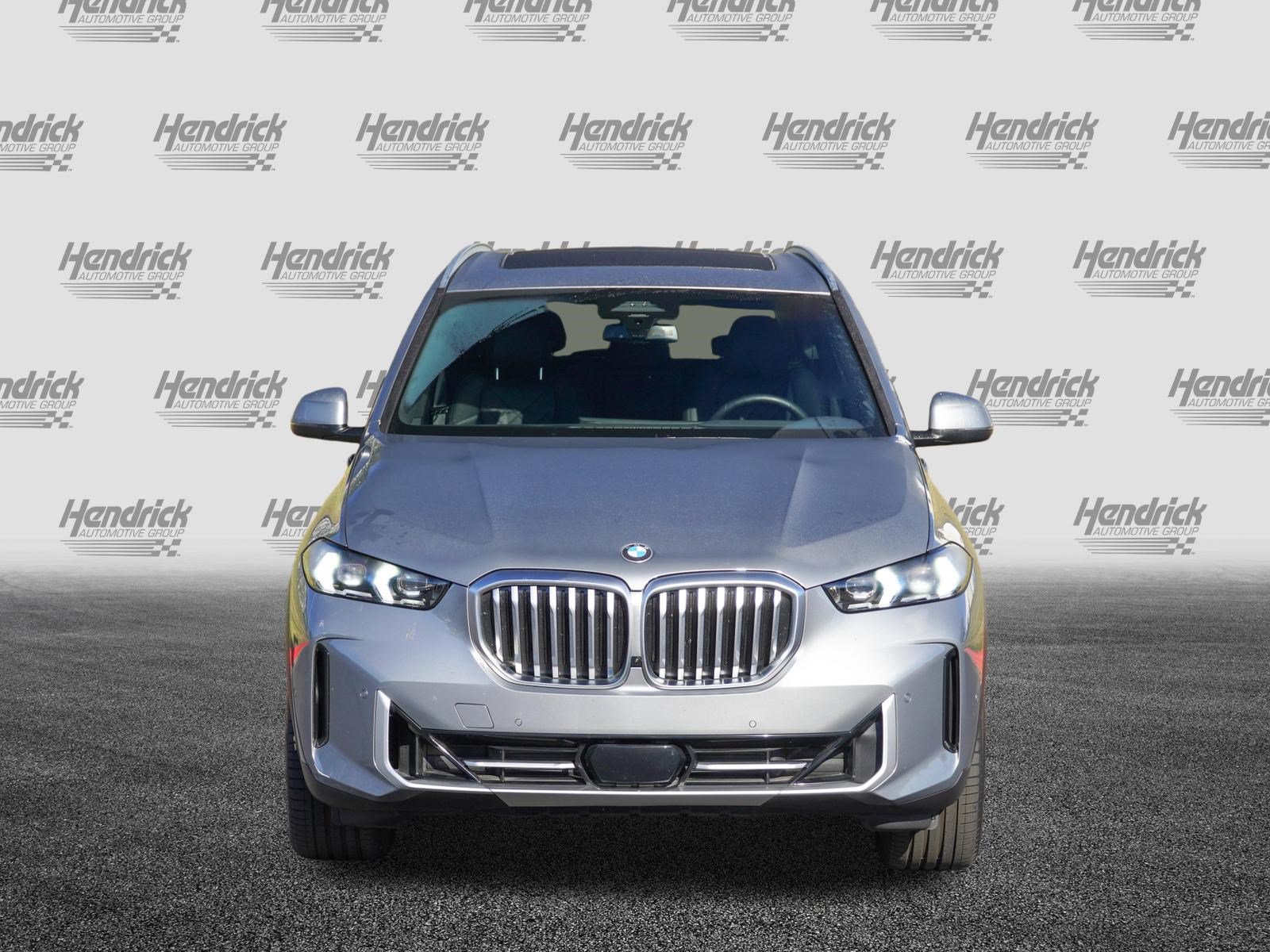 Used 2024 BMW X5 xDrive40i w/ Premium Package AWD/4WD image 3