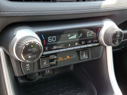 Used 2024 Toyota RAV4 XLE w/ Convenience Package AWD/4WD image 18