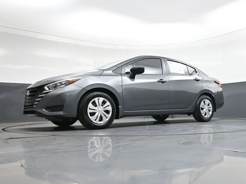 Used 2025 Nissan Versa S w/ Trunk Package image 43