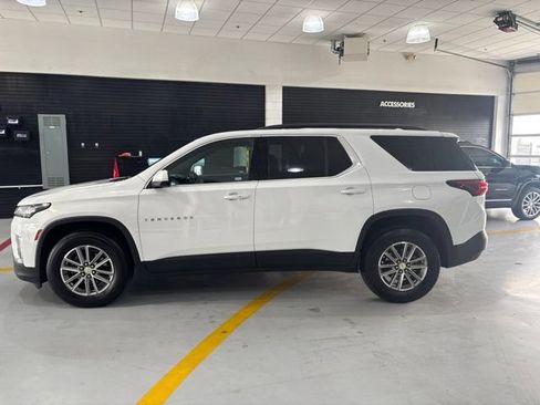 Used 2023 Chevrolet Traverse LT AWD/4WD image 5