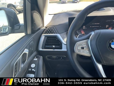 Used 2023 BMW X7 xDrive40i w/ Premium Package AWD/4WD image 13