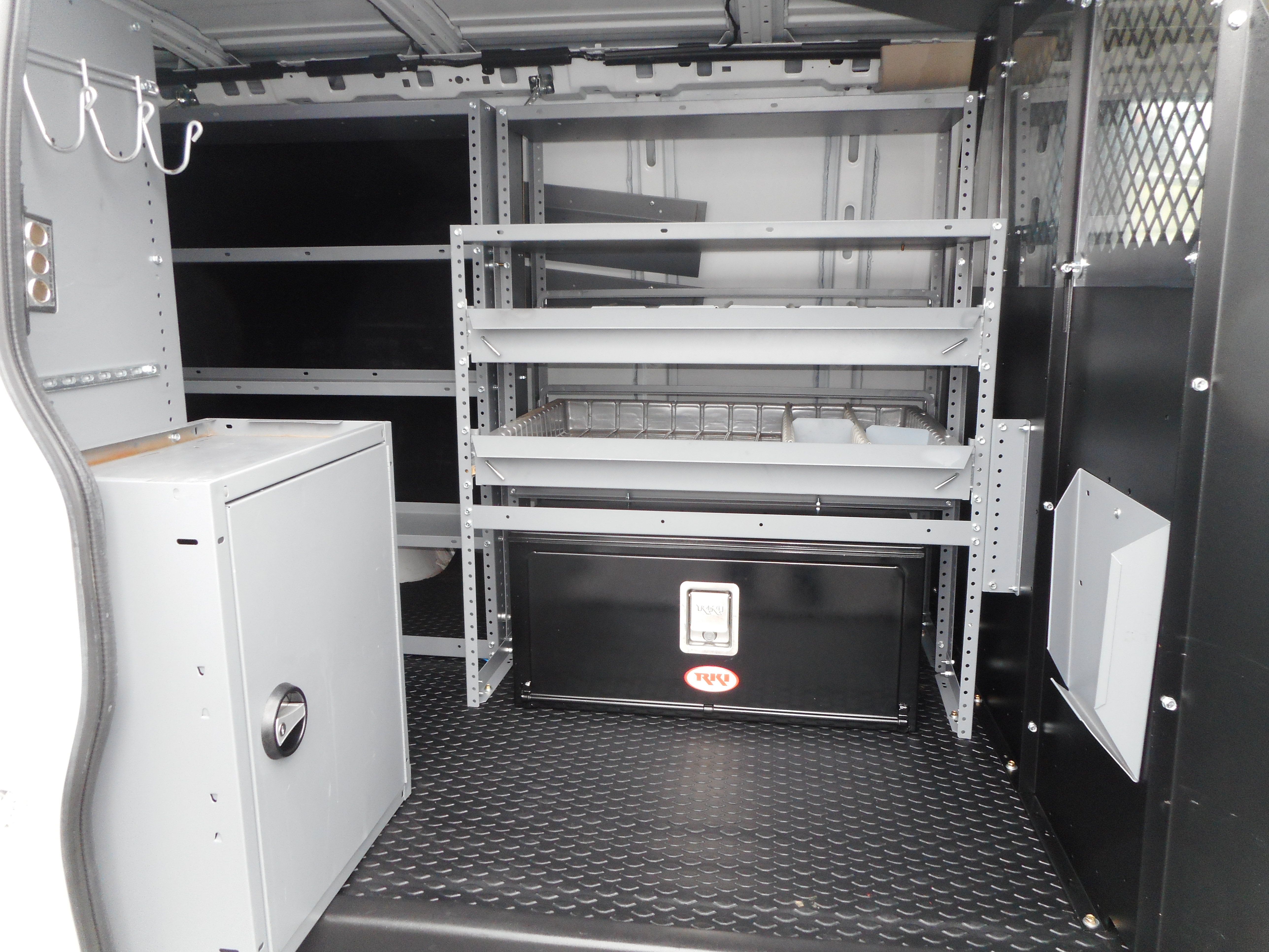 Used 2016 Chevrolet Express 2500 RWD image 19
