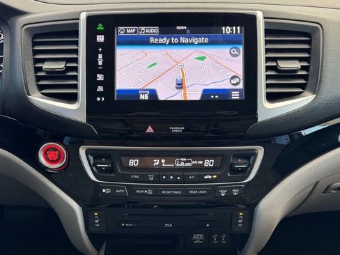 Used 2016 Honda Pilot Touring image 30