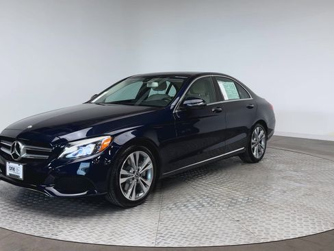Used 2017 Mercedes-Benz C 300 Sedan image 4
