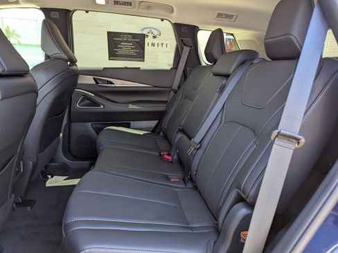 Certified 2026 INFINITI QX60 Luxe w/ Cargo Package FWD image 18