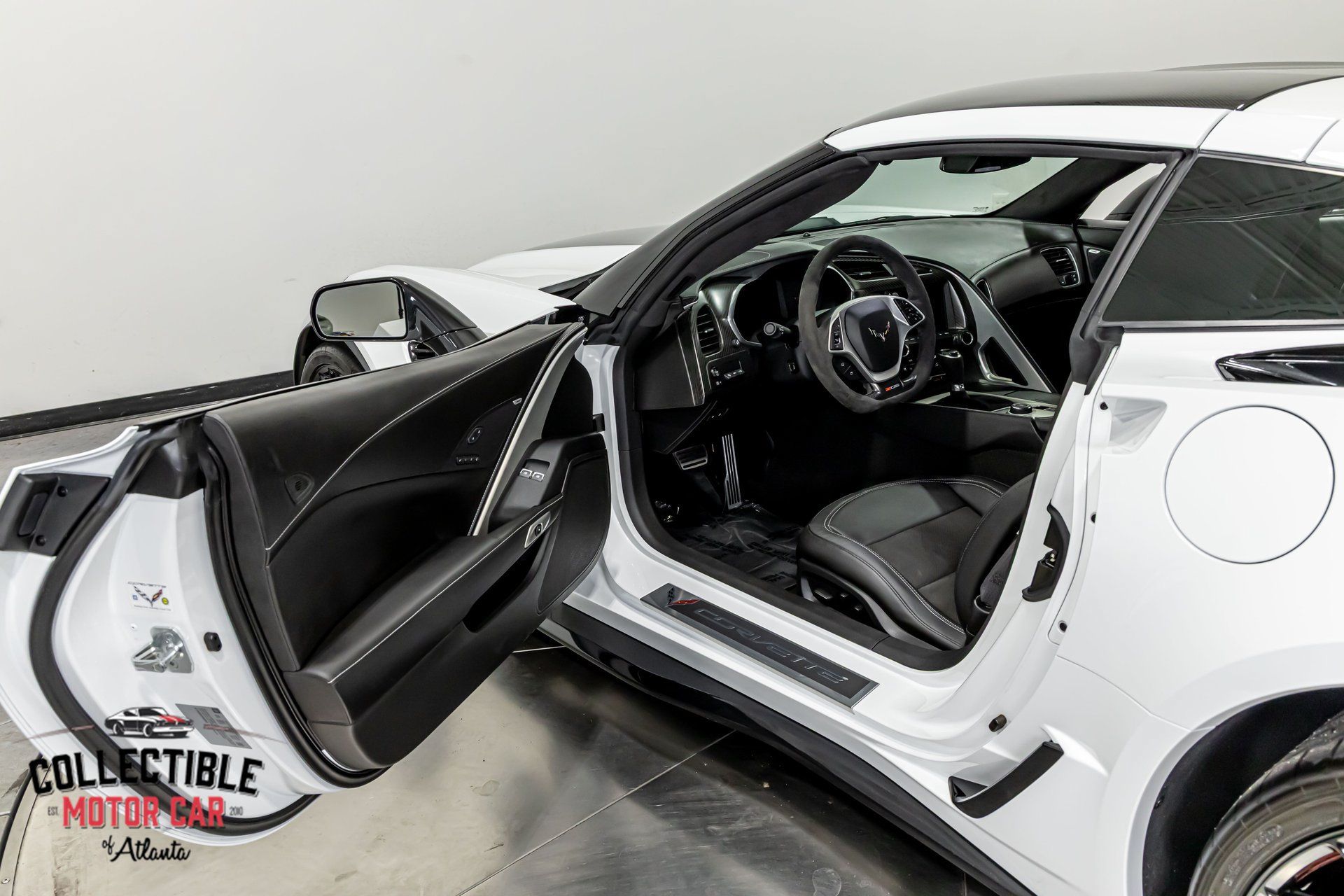 Used 2015 Chevrolet Corvette Z06 w/ 3LZ Preferred Equipment Group RWD image 73