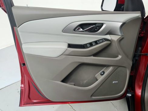 Used 2019 Chevrolet Traverse LT w/ LT Premium Package FWD image 16