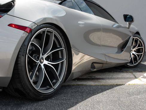 Used 2020 McLaren 720S Spider RWD image 37