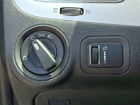 Used 2012 Dodge Journey American Value Package FWD image 9