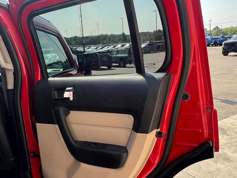 Used 2006 HUMMER H3 Sport Utility image 14