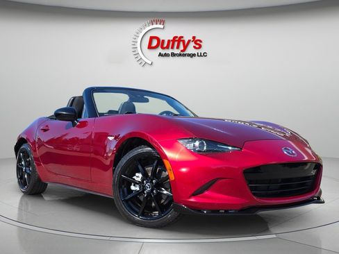 Used 2021 MAZDA MX-5 Miata Club RWD image 33