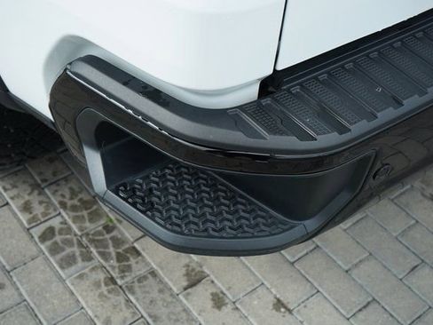 Used 2022 Chevrolet Silverado 1500 ZR2 w/ Technology Package image 15