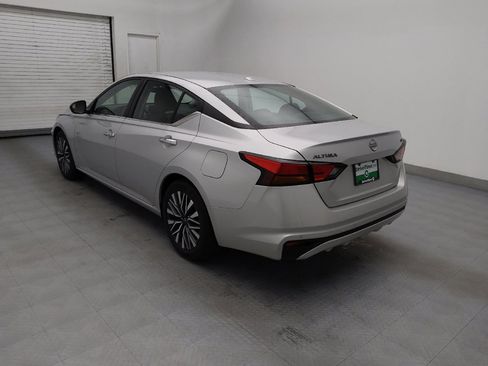 Used 2024 Nissan Altima 2.5 SV image 5