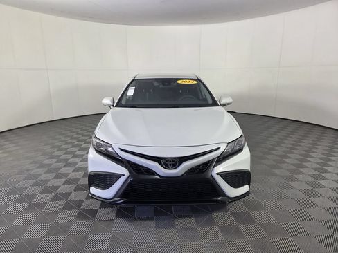 Used 2024 Toyota Camry SE FWD image 4