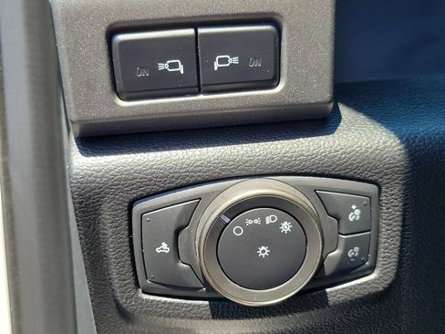 Used 2017 Ford F150 Raptor w/ Equipment Group 802A Luxury AWD/4WD image 17