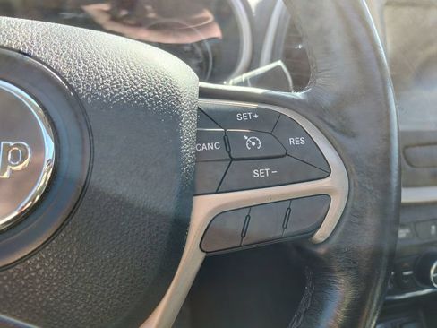 Used 2016 Jeep Cherokee Limited FWD image 13