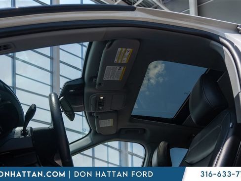 Used 2023 Ford Explorer XLT w/ Equipment Group 202A AWD/4WD image 19