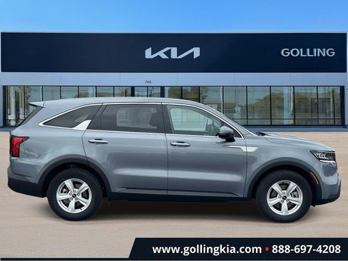 Certified 2023 Kia Sorento LX FWD image 2