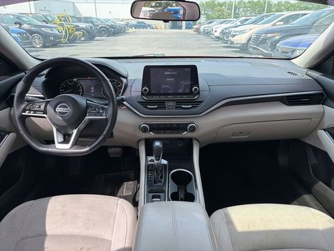 Used 2021 Nissan Altima 2.5 SV w/ SV Premium Package AWD/4WD image 5