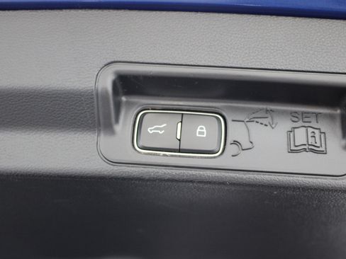 Used 2021 Ford Explorer Limited AWD/4WD image 25