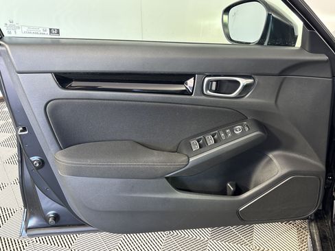 Used 2025 Honda Civic Sport image 13