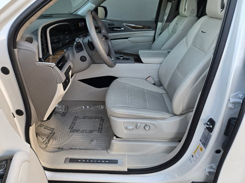 Used 2023 Cadillac Escalade ESV Sport Platinum w/ LPO, ONYX Package image 6