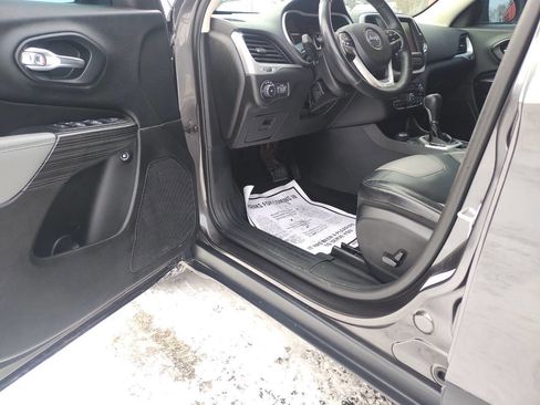 Used 2014 Jeep Cherokee Limited image 3