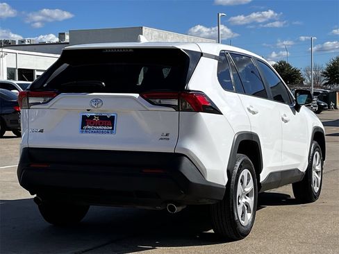 Used 2024 Toyota RAV4 LE image 4