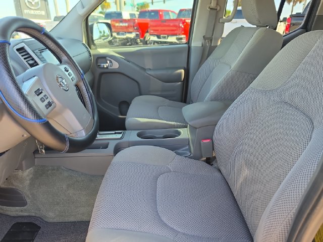 Used 2017 Nissan Frontier SV w/ SV Value Truck Package RWD image 15