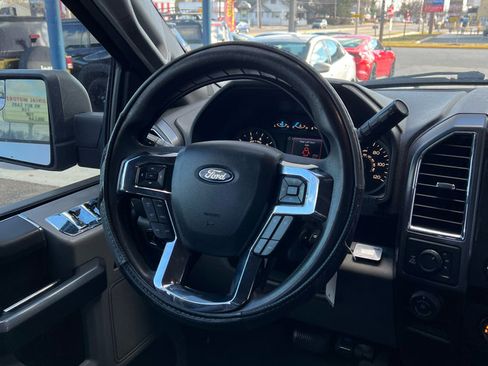 Used 2017 Ford F150 XLT w/ Trailer Tow Package image 11