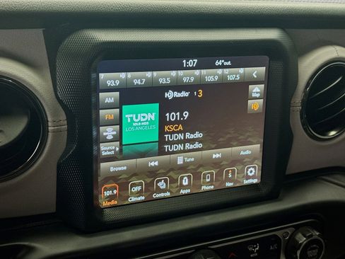 Used 2021 Jeep Wrangler Unlimited Sahara AWD/4WD image 11