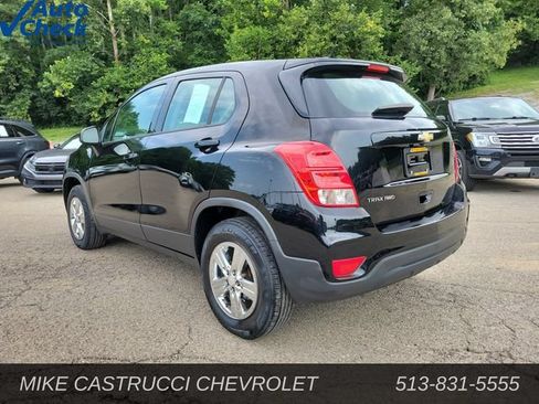 Used 2020 Chevrolet Trax LS AWD/4WD image 3