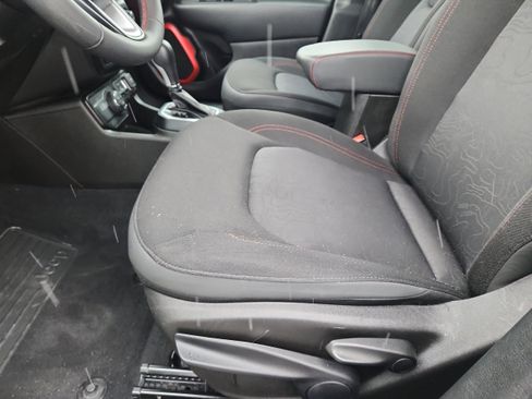 Used 2023 Jeep Renegade Trailhawk image 10