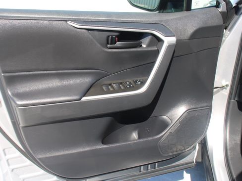 Certified 2023 Toyota RAV4 LE AWD/4WD image 10