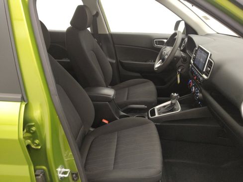 Used 2023 Hyundai Venue SE FWD image 21