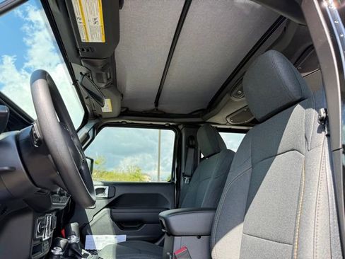 New 2026 Jeep Gladiator Sport AWD/4WD image 25
