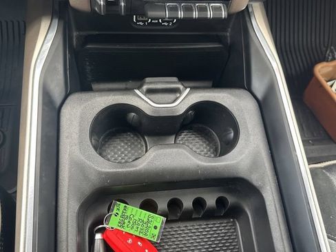 Used 2022 RAM 1500 Laramie AWD/4WD image 23