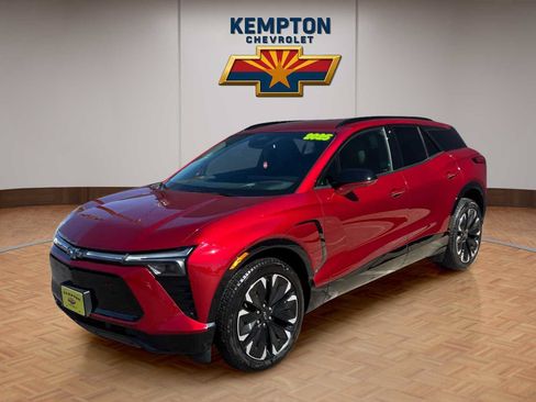 Used 2025 Chevrolet Blazer EV RS AWD/4WD image 2