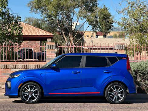 Used 2020 Kia Soul GT-Line Turbo FWD image 3