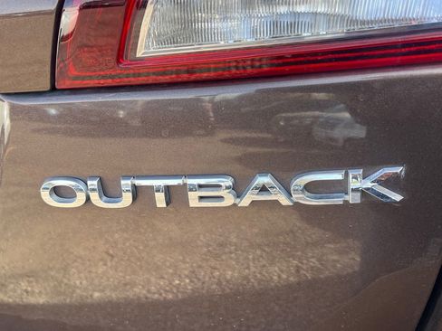Used 2019 Subaru Outback 2.5i Touring image 27