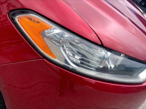 Used 2015 Ford Fusion SE image 28