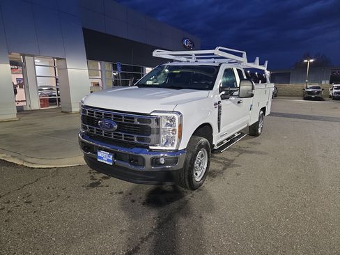 New 2026 Ford F350 XL w/ XL Chrome Package image 1