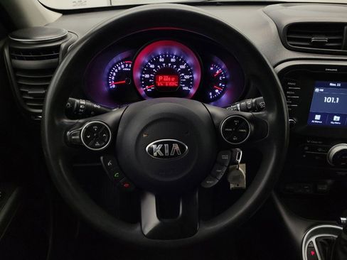 Used 2019 Kia Soul + image 22