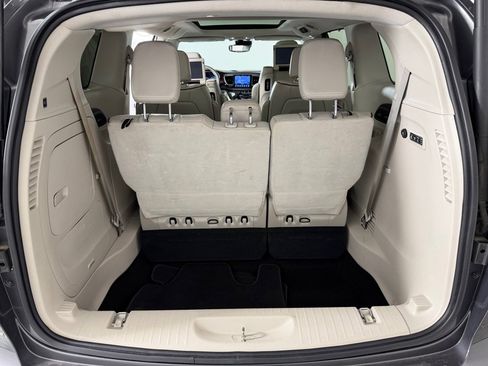 Used 2017 Chrysler Pacifica Limited image 22