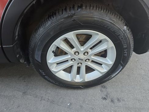 Used 2014 Ford Explorer XLT w/ Equipment Group 202A image 28