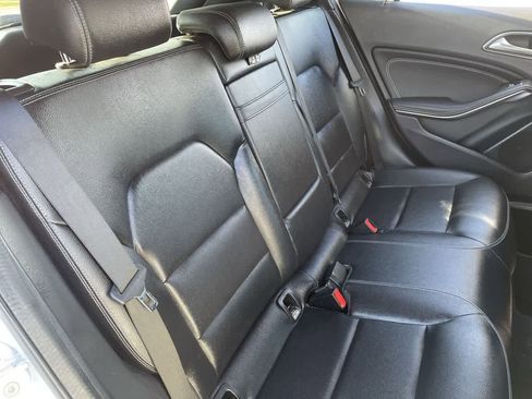 Used 2020 Mercedes-Benz GLA 250 4MATIC image 15