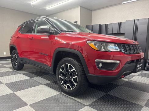 Used 2020 Jeep Compass Trailhawk AWD/4WD image 4