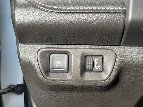 Used 2017 GMC Acadia SLE w/ Driver Alert Package I image 8