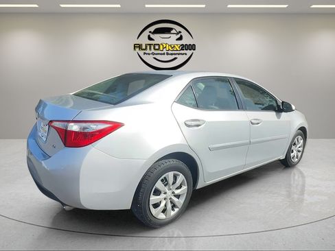 Used 2016 Toyota Corolla LE FWD image 7