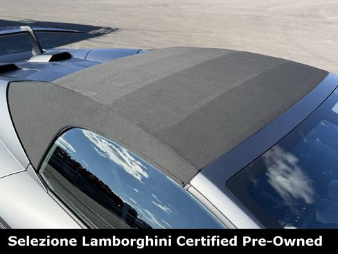 Used 2018 Lamborghini Huracan Performante image 11